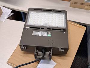Lot of (4) V-Tac� Commercial 4000K LED Shoebox Area Light 12x16x3 VT-SBN3-3M-185W-850 (New In Box )