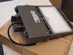 Lot of (4) V-Tac� Commercial 4000K LED Shoebox Area Light 12x16x3 VT-SBN3-3M-150W-840 (New In Box )