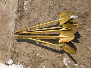 lot 33 image: (6) Six - Golden Shovels