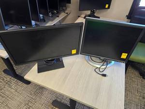lot 114A image: Acer and Dell computer monitors