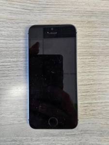 lot 153 image: iPhone SE (1st gen)