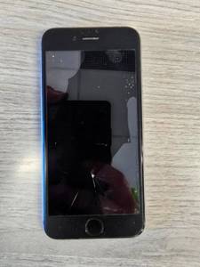 lot 154 image: iPhone 6s with small crack
