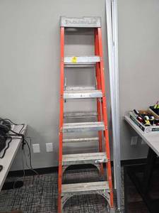 lot 181 image: Louisville 6 foot stepladder