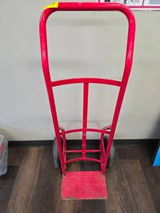 lot 190 image: Dayton 500 pound 2-wheel dolly