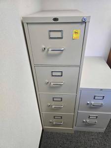 lot 207 image: Four drawer filing cabinet