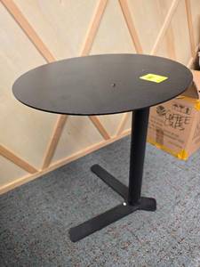 lot 406 image: Metal side table