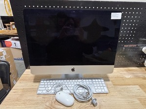 lot 12 image: 2013 21.5 Apple Desktop Computer