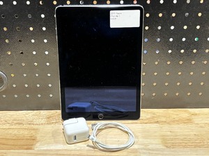 lot 22 image: 2015 Apple iPad Air 2