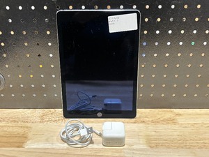 lot 25 image: 2015 Apple iPad Air 2