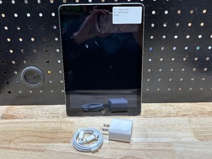 lot 31 image: 2017 Apple iPad 5th Generation