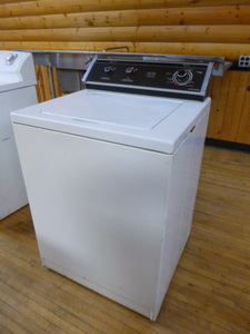lot 5 image: Whirlpool Top Load Washing Machine