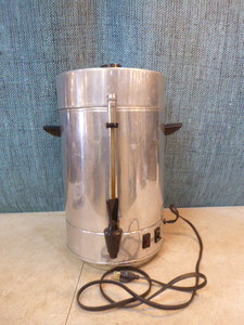 lot 18 image: Regal Polished Aluminum Coffee Percolator