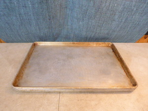 lot 22 image: 4 Full Size Baking Sheets