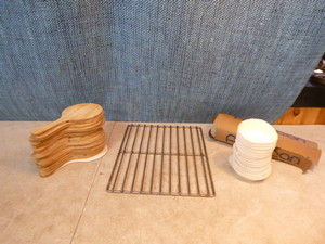 lot 42 image: Miscellaneous Restaurant Items