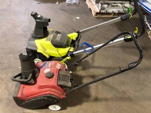 Lot of Assorted Snow Blowers For Parts   Customer Returns See Pictures