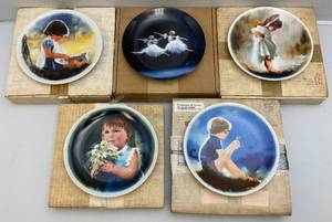lot 41 image: Misc. Pemberton & Oakes Zolan  Collectible Plates In Original Boxes (New Old Stock) 8.5
