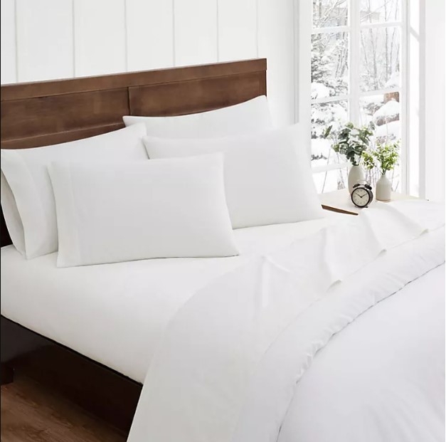 lot 339 image: NEW Luxury Turkish Cotton Flannel Sheet Set - White - Queen