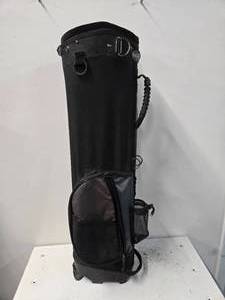 lot 15 image: KNIGHT Gold Bag (Used, Good)