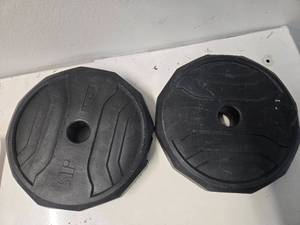 lot 31 image: Lot of Two 3KG Weights (Used, Good Condition)