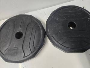 lot 32 image: Lot of Two 3KG Weights (Used, Good Condition)