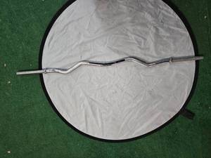 lot 42 image: Lot of a One-inch Curl Bar ( Used)