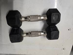 lot 45 image: Lot of a Pair of 5LB Hampton Rubber Hex Dumbbells (Used, Good Condition)