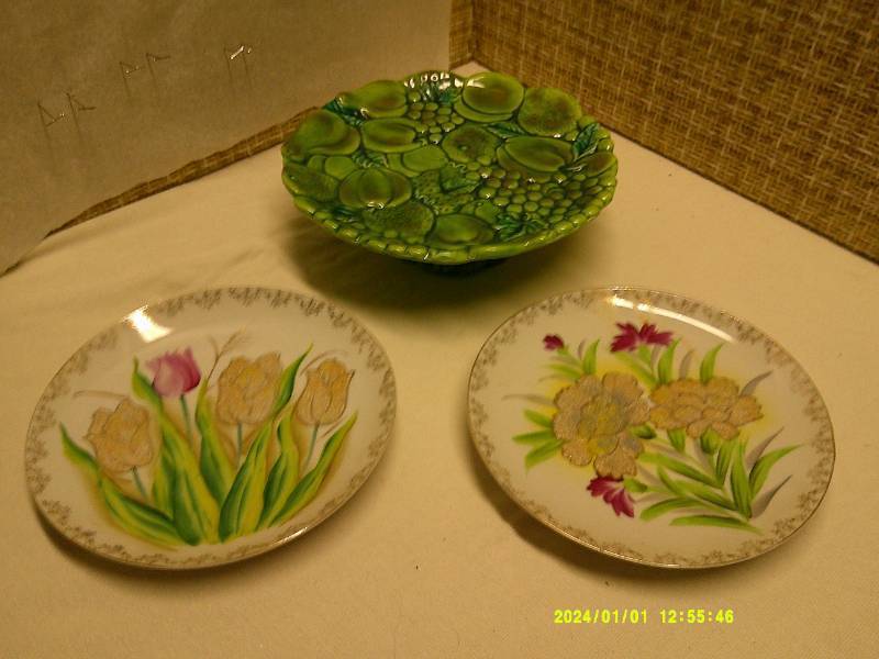 Pie Plate and 2 Decorative Plates