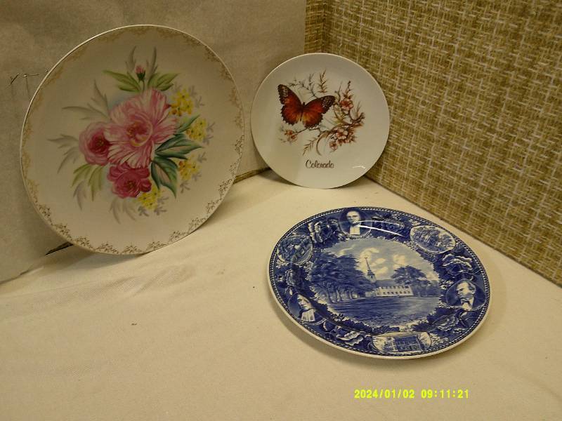 3 Vintage Collectable Decorative Plates