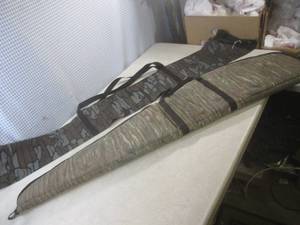 (BS) 2 Gun Cases 1 Padded Real Tree...