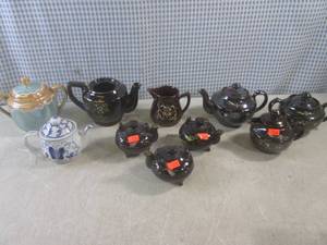 (CS) Assorted Smaller Tea Pots Crea...