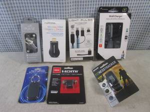 (EC1) Assorted Small Electronic Com...