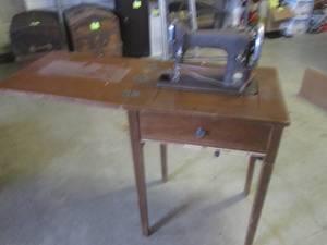 (FRNT) Vintage Sew-Gem Model No. 11...