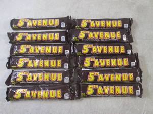 (B-1) 12 5th Avenue Candy Bars Past...