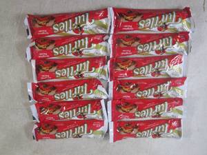 (B-3) 12 Turtles Candy Bars Past Da...