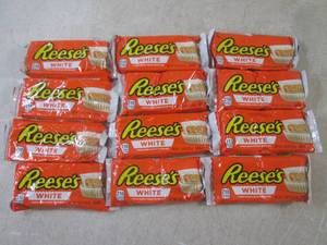 (B-3) 12 Reeses White Peanut Butter...
