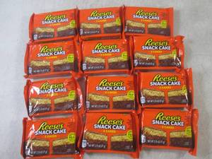 (B-2) 12 Reeses Snack Cake -2 Cakes...