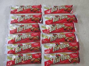 (B-3) 12 Turtles Candy Bars Past Da...