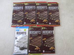 (B-1) 7 XL 16pc Hersheys Candy Bar...