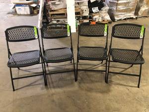 HDX Plastic Seat Folding Chair in Black (Set of 4)  Customer Returns See Pictures