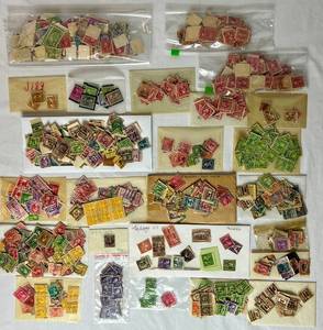 lot 227 image: Large Selection of United States Postage Stamps from the 1920s - 1940s