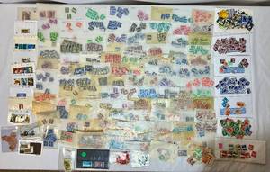 lot 304 image: Large Assortment of Postage Stamps from Great Britain Lot 2