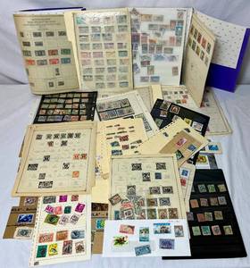 lot 321 image: Bundle of Global Postage Stamps and 1982 USPS Stamp Album