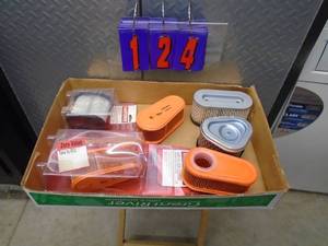 lot 124 image: Flat of small engine air filters. As shown.