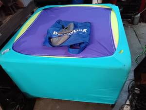 lot 24 image: Boundex Cuddle Box with Portable Frame and Carrying Case