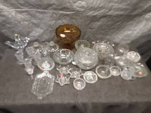 lot 40 image: Assorted Collection of Vintage Glassware