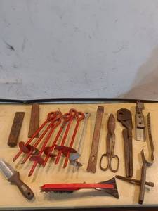 lot 48 image: Collection of 13 Assorted Industrial Hand Tools