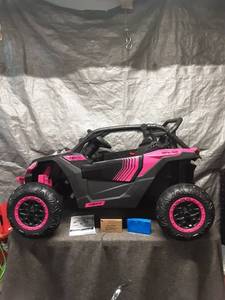 New Unused Children's Electric All-Wheel Drive Ride-On Car with Parental Remote