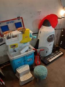 lot 73 image: Childrens Play Set Kitchen, Scooter, Rocket, Keyboard, and Stool