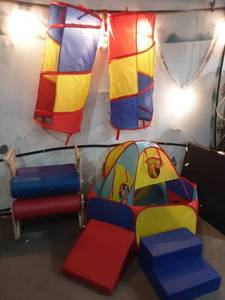 lot 74 image: Childrens Indoor Play Set with Tunnels, Tent, and Climbing Blocks