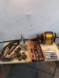 lot 89 image: Assorted Workshop Tools and DeWalt Jump Pack Set